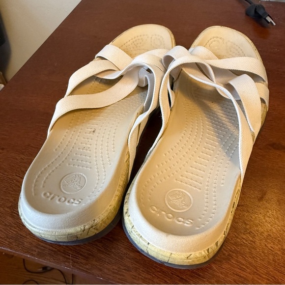 Crocs Elastic Strap Sandals Size 8 - Picture 2 of 5